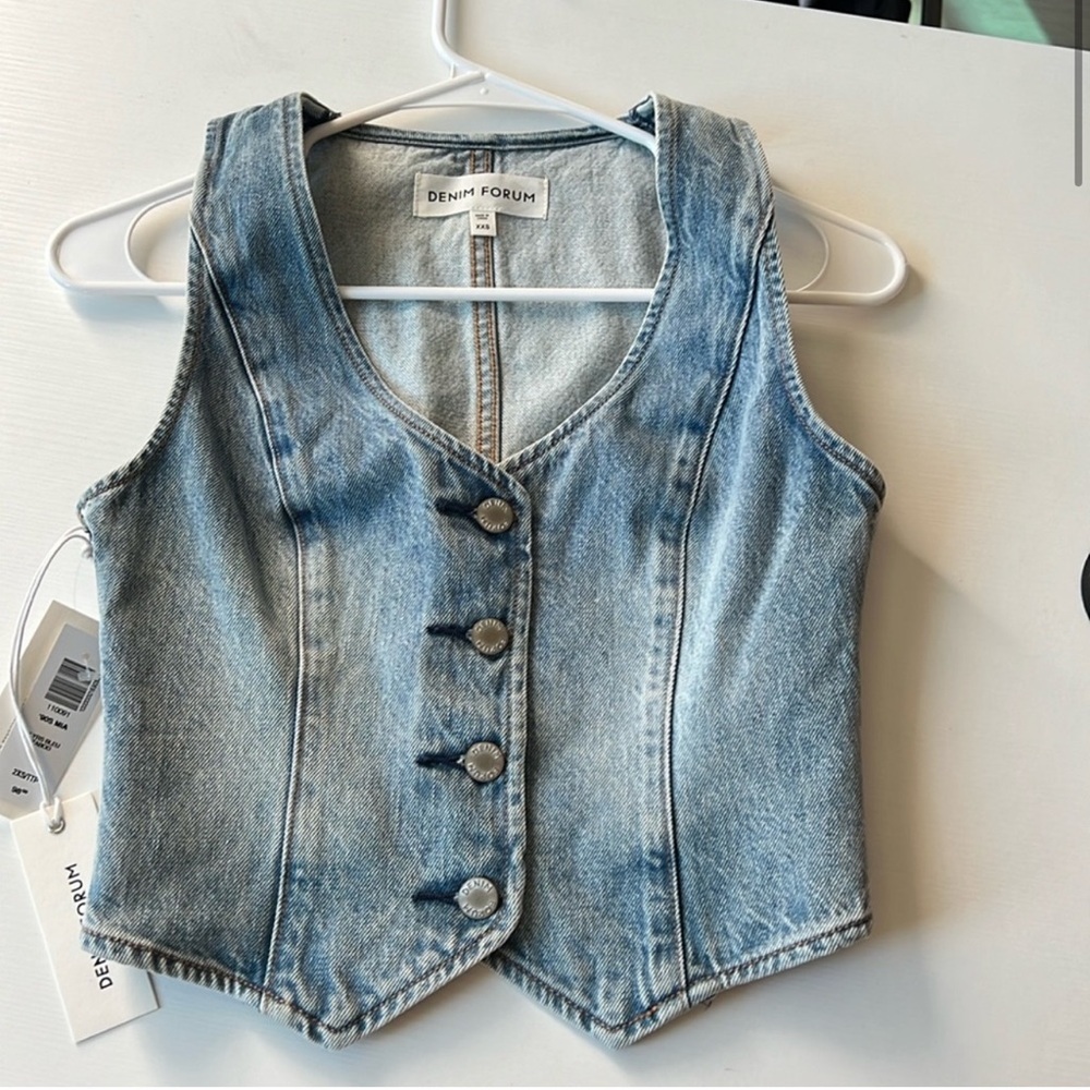 Aritzia denim forum top! With tags never worn!